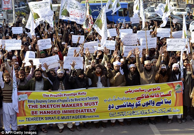 Pakistani Muslims demand death sentence for Charlie Hebdo staff