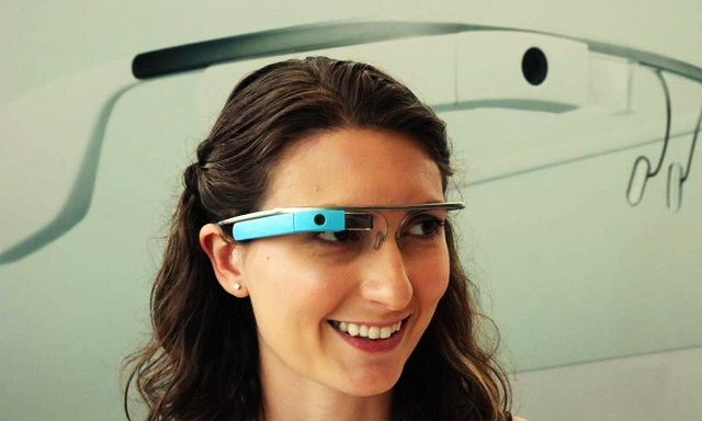 Google Glass sales halted but firm says kit is not dead