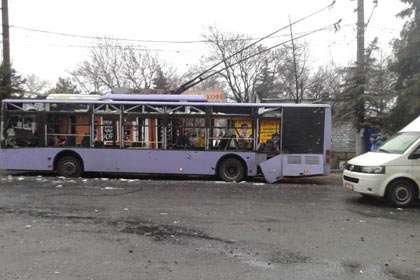 Donetskdə tramvay dayanacağı vurulub, 13 nəfər öldü