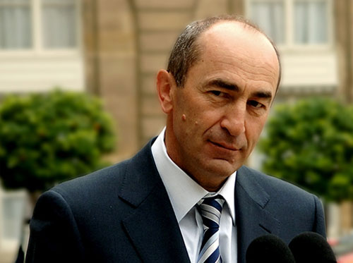 Кочарян раскритиковал армянских чиновников