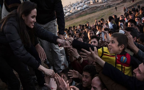 Anjelina Colidən yezidi kürdlərə dəstək - VİDEO