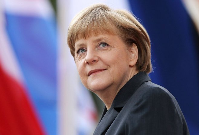 Merkel: Yunanıstanın borcu azaldılmayacaq