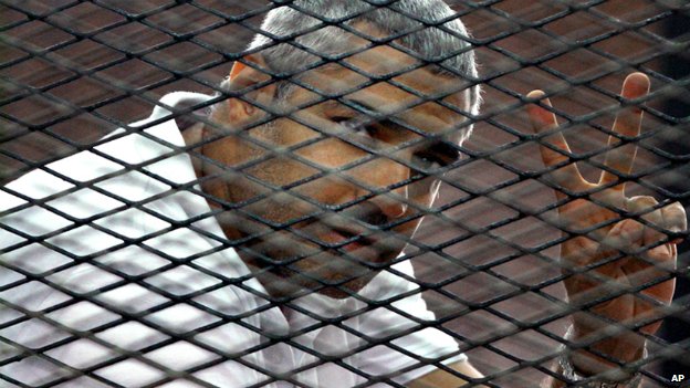 Al-Jazeera journalist Mohamed Fahmy gives up Egypt citizenship