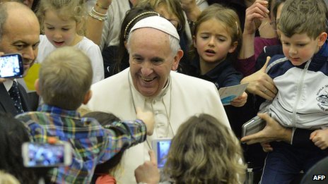 Pope backs smacking of children 'if dignity maintained'