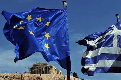 В Греции начали снимать флаги Евросоюза