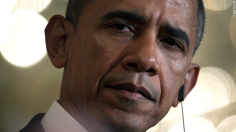 Obama phones Putin as Ukraine on brink