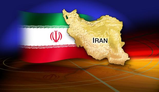 Iran blasts mock U.S. carrier in war games