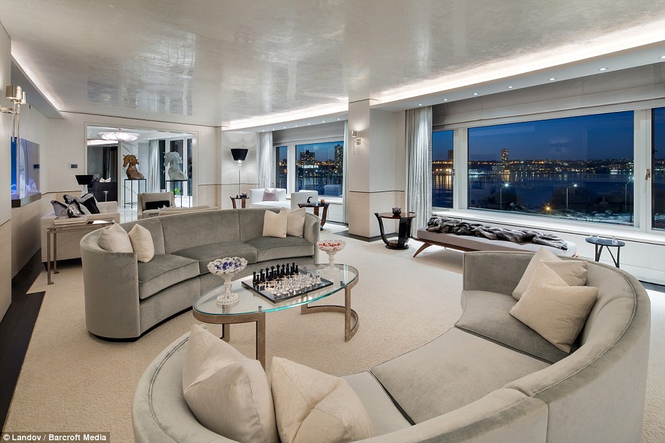 Saudi Prince sells three-floor New York apartment
