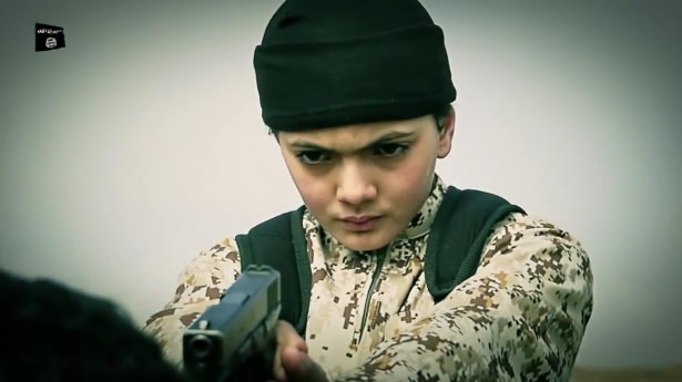 İŞİD 10 yaşlı uşağı cəllad etdi - FOTOLAR