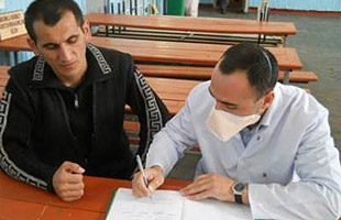 Azerbaijan brings quality tuberculosis care to prisons