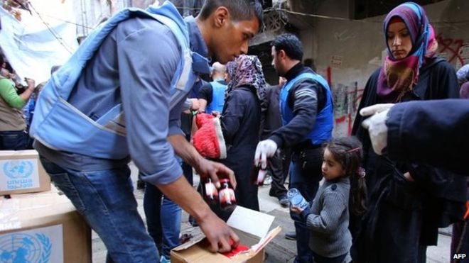 IS militants 'enter Yarmouk refugee camp' in Syrian capital