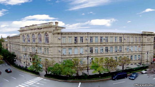 İqtisad Universitetinin tələbələri London diplomu ala biləcəklər