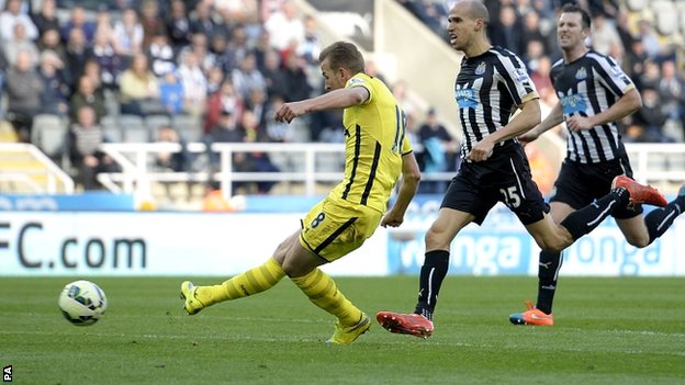 Newcastle 1 - 3 Tottenham