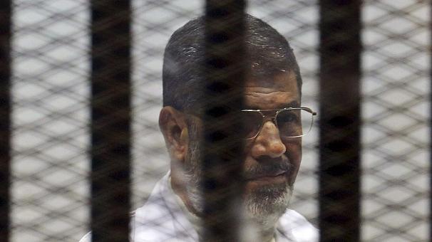 Мурси пока избежал смертной казни