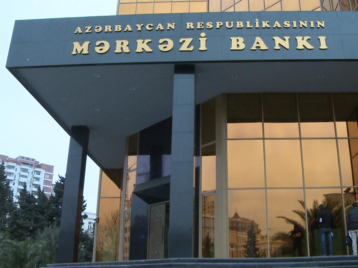 Mərkəzi Bank: Kreditlərin manatla verilməməsi ilə bağlı göstəriş verilməyib