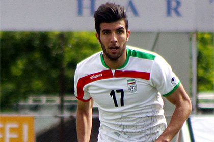 Иранский футболист подрался с фанатом