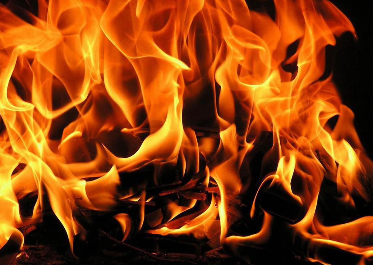 При произошедшем в Азербайджане пожаре один человек сгорел
