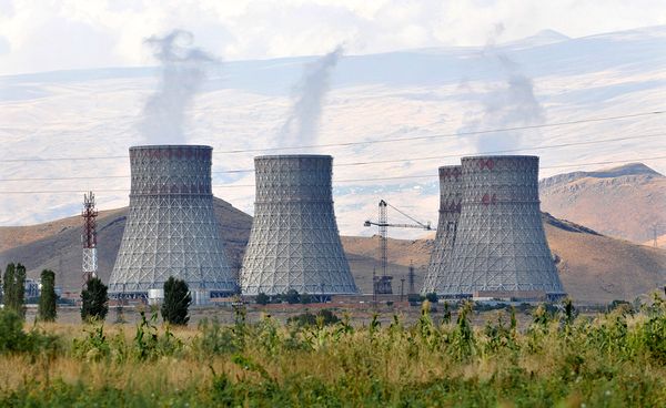 Armenia agrees on Russian plan to keep nuclear plant alive