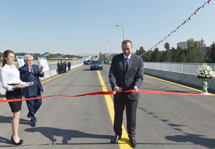 Президент Азербайджана принял участие в открытии еще одной дороги в Баку