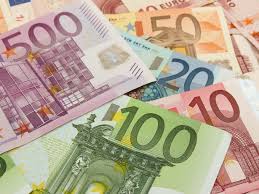 Euro drops in Azerbaijan