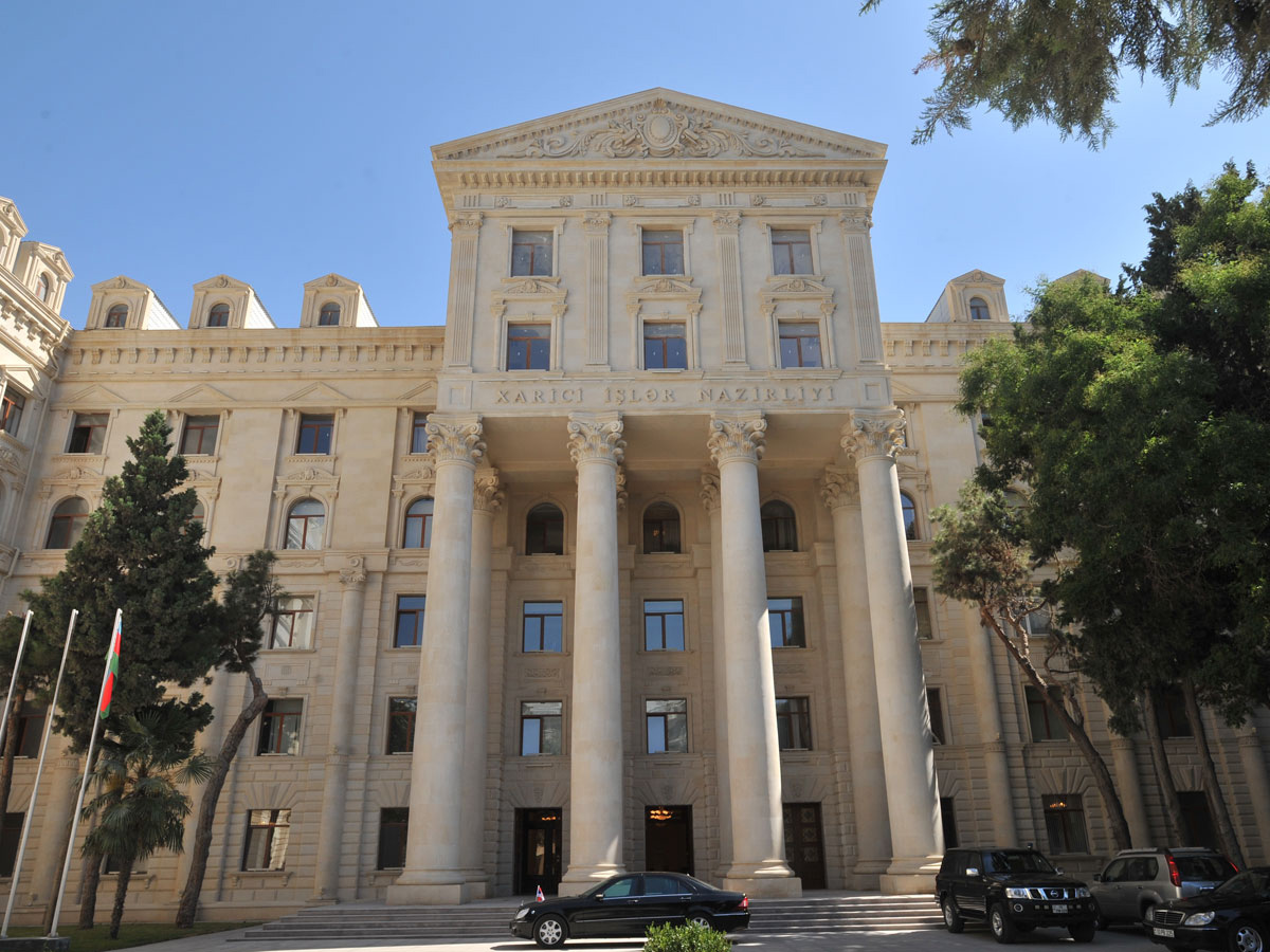 МИД Азербайджана обвинил ряд официальных лиц