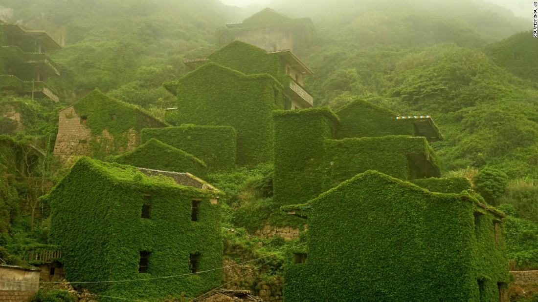 Abandoned Chinese village swallowed by vines