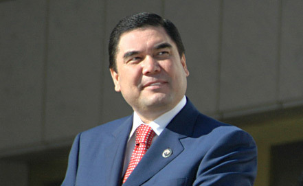 Президент Туркменистана прибыл в Баку