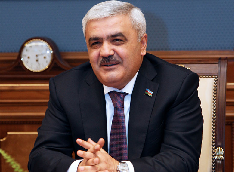 Rövnəq Abdullayev: 