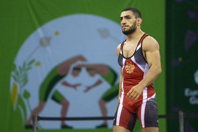 Armenian Arutyunyan heckled as misses wrestling gold