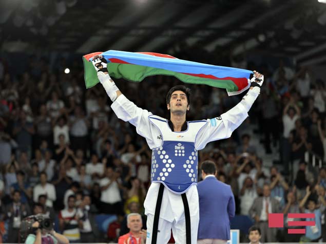 Azerbaijan's Harchegani picks up gold at Crystal Hall