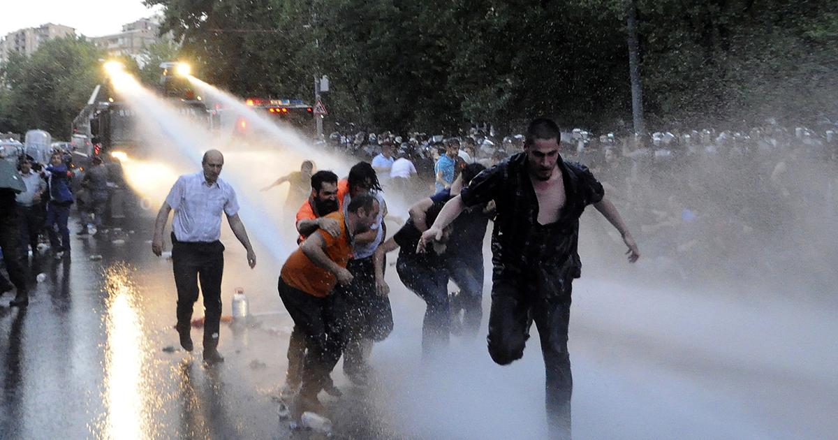 Ermənistanda etirazlara baxmayaraq tariflər aşağı salınmayacaq