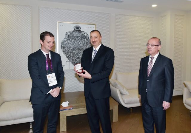 Ильхаму Алиеву вручена высшая паралимпийская награда