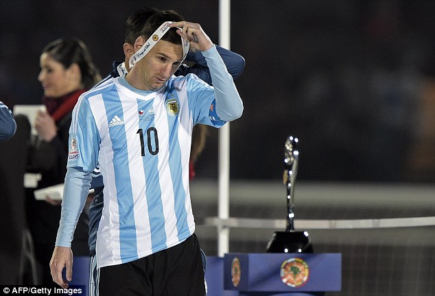 Did Lionel Messi refuse to accept Copa America best player award