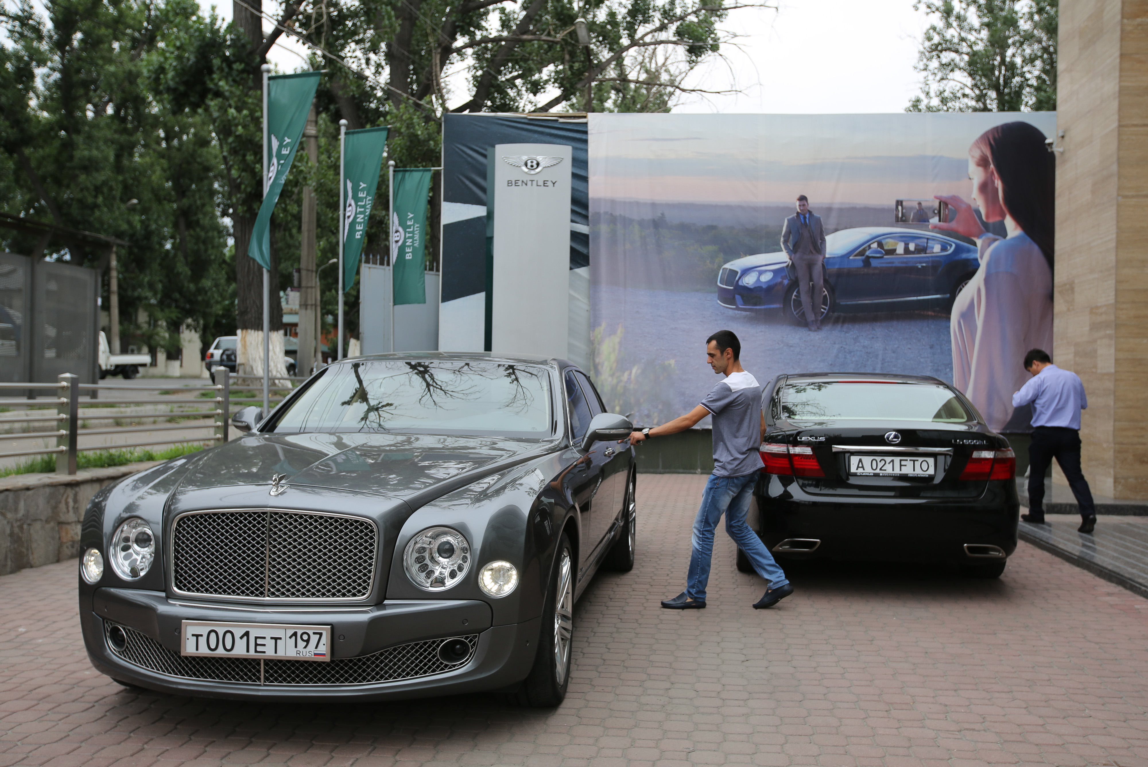 Demand for luxury cars grows in Kazakhstan, Azerbaijan