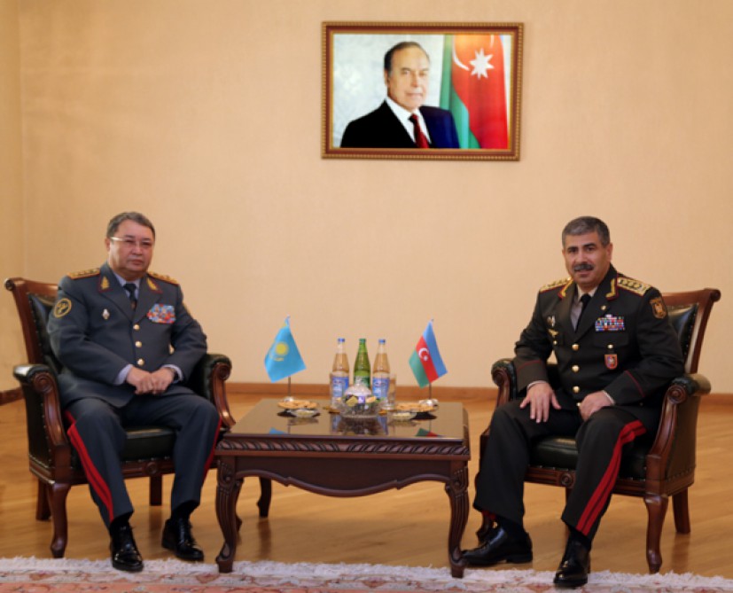 Azerbaijan, Kazakhstan discuss military cooperation