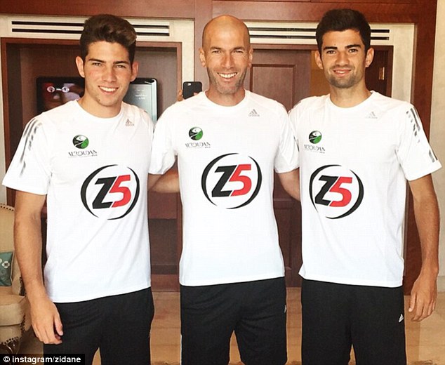 Zinedine Zidane and son Enzo return to Real Madrid Castilla training