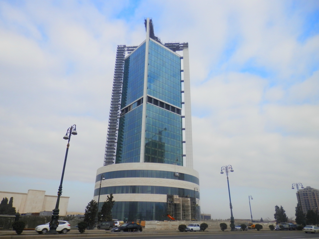Azerbaijan state oil fund's assets fell 5% in first half of 2015