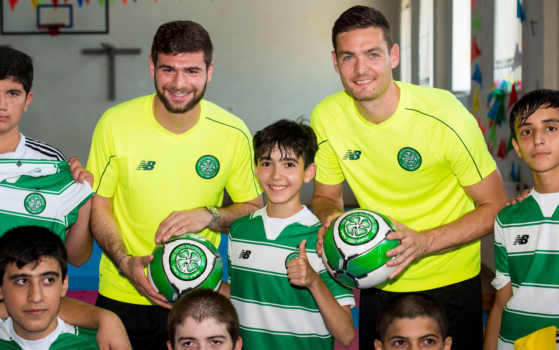 Celtic stars hand out goodies to refugee kids in Baku