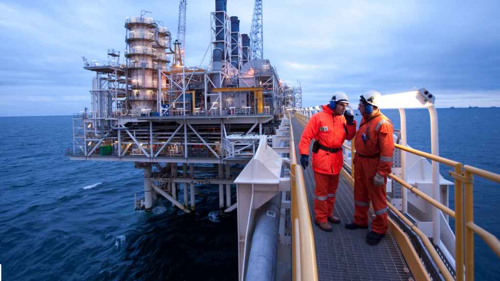 BP H1 oil output at Azeri fields dips to 641,000 bpd