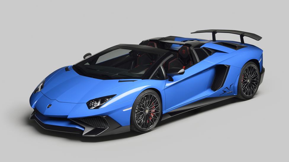 Lamborghini's reveals Aventador LP 750-4 SV Roadster