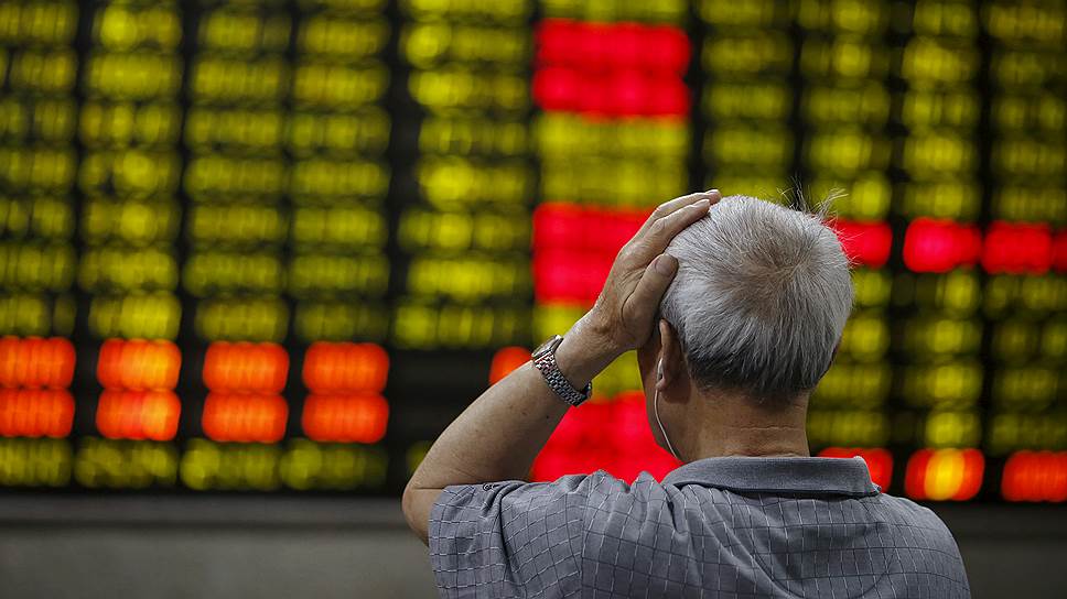 Китайские биржи начали торги с падения
