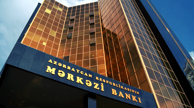 Mərkəzi Bankı son 4 iş günündə banklara 900 mln. dollar satıb