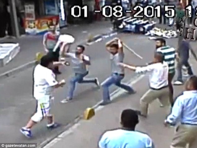 Mob of Turkish shopkeepers attack an Irish tourist with chairs and sticks