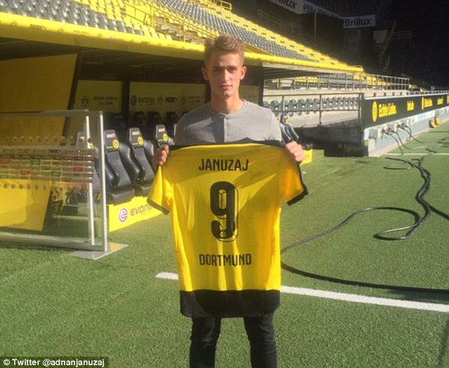 Adnan Januzaj joins Bundesliga side Borussia Dortmund