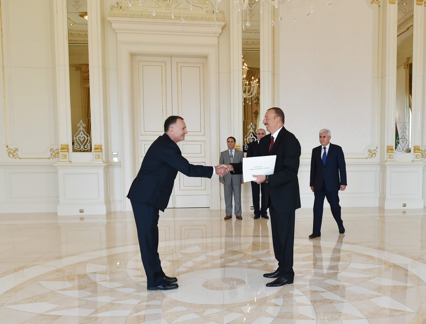 Aliyev receives credentials of new Israeli ambassador in Baku