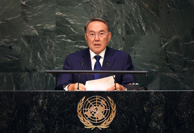 Nazarbayev dünya valyutasını yaratmağı təklif etdi