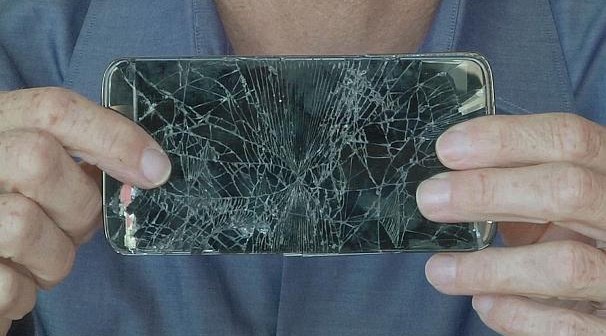 Cracked screens: the smartphone makers’ challenge