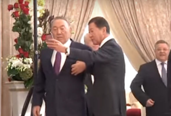 Nazarbayev milyarderi pərt etdi – VİDEO