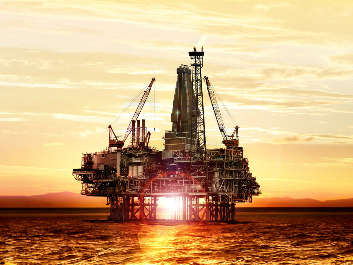 SOCAR бурит новую нефтяную скважину на Каспии