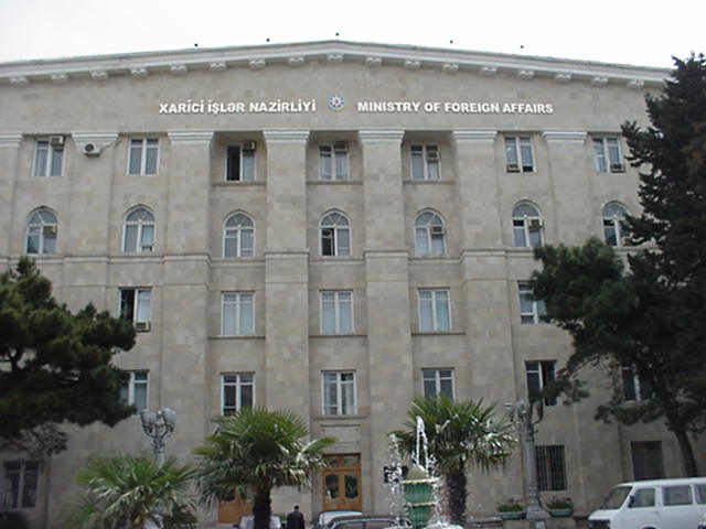 В Азербайджане изменен административный регламент обращений и приема документов для аккредитации иностранных корреспондентов
